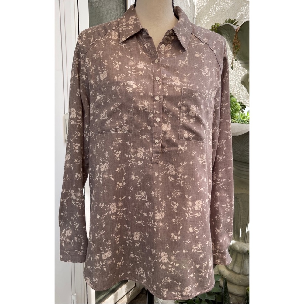 ACE Delivery Button Front Blouse Medium